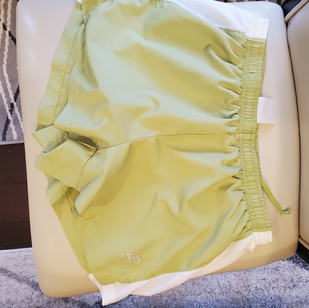 Road Runner Light green, running shorts